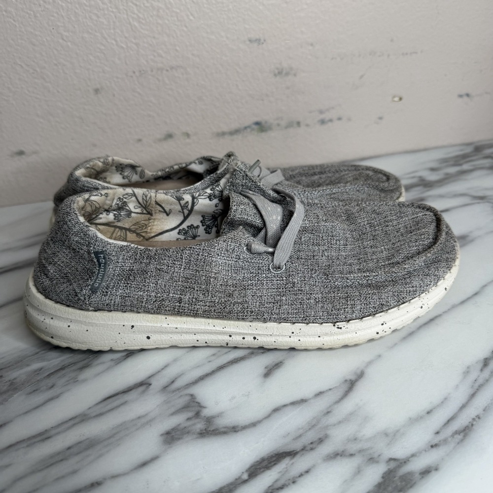 Hey dude Wendy linen slip on shoes women's size 7 gray  Comfort Loafers Boat